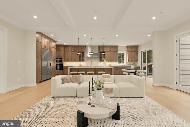 7008 AMY LN, Bethesda, MD 20817