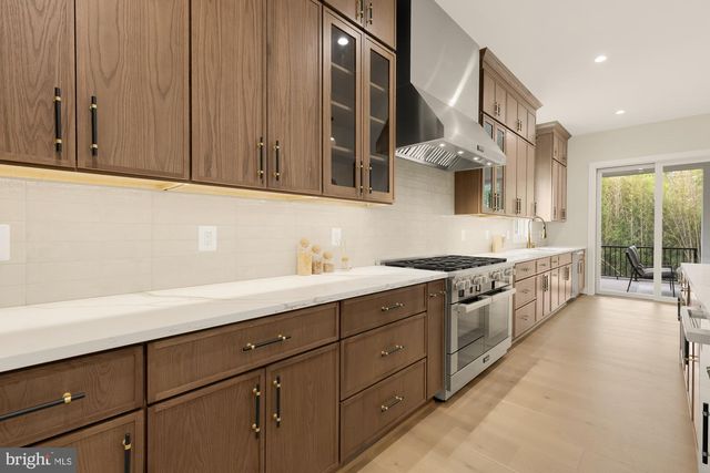 7008 AMY LN, Bethesda, MD 20817