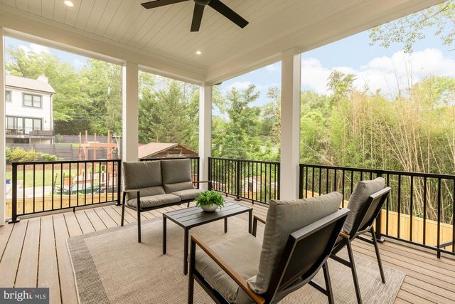 7008 AMY LN, Bethesda, MD 20817