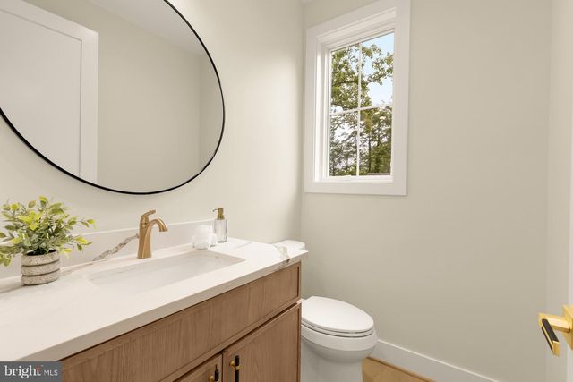 7008 AMY LN, Bethesda, MD 20817