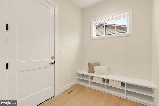 7008 AMY LN, Bethesda, MD 20817