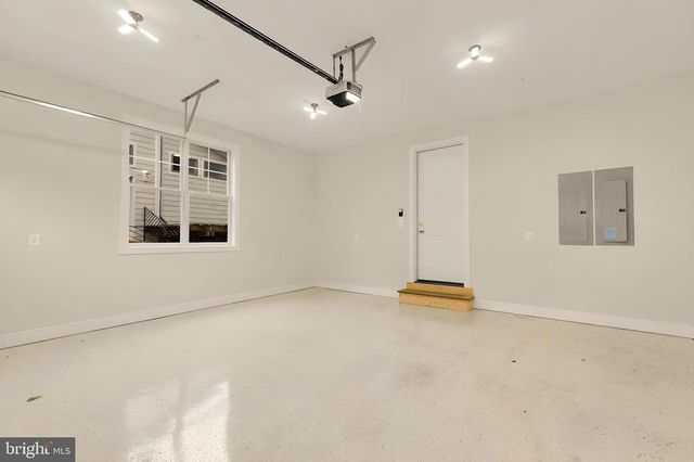 7008 AMY LN, Bethesda, MD 20817