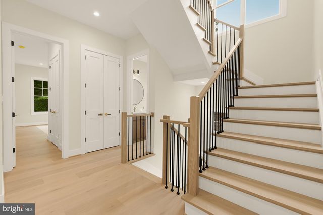 7008 AMY LN, Bethesda, MD 20817