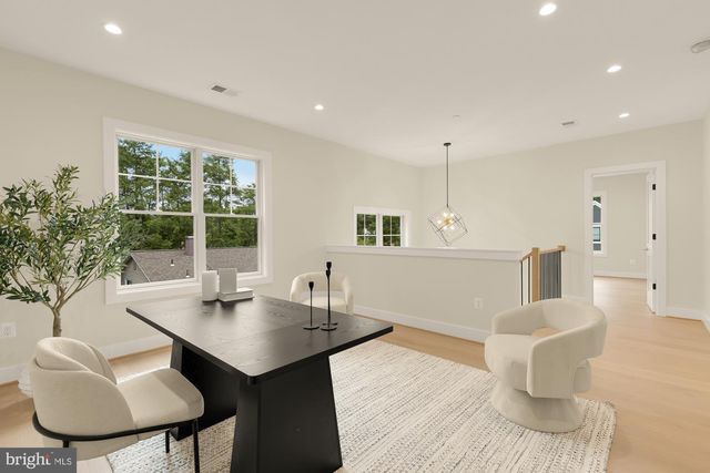 7008 AMY LN, Bethesda, MD 20817