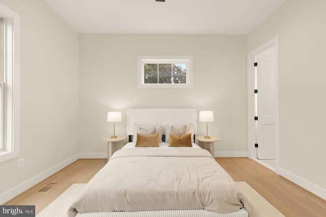 7008 AMY LN, Bethesda, MD 20817
