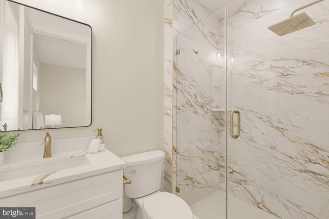 7008 AMY LN, Bethesda, MD 20817