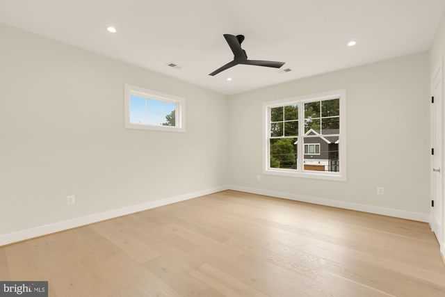 7008 AMY LN, Bethesda, MD 20817