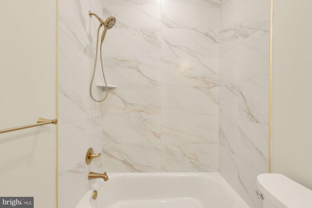 7008 AMY LN, Bethesda, MD 20817