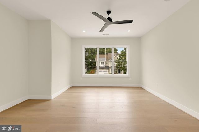 7008 AMY LN, Bethesda, MD 20817