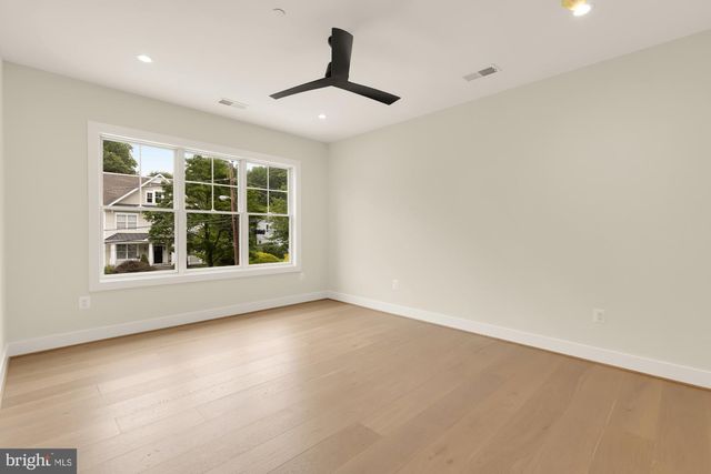 7008 AMY LN, Bethesda, MD 20817