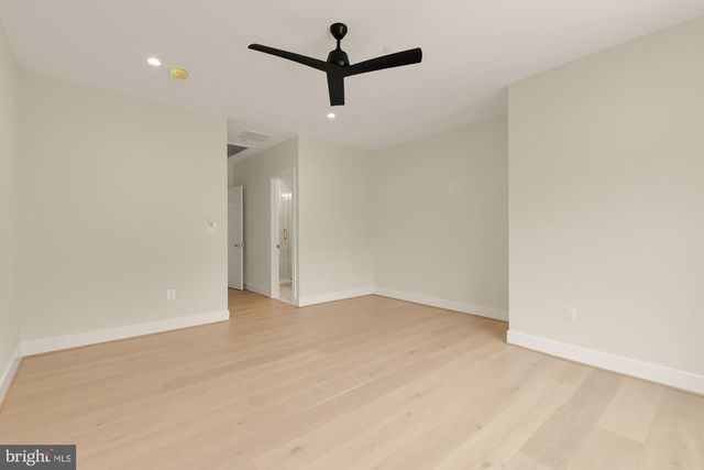 7008 AMY LN, Bethesda, MD 20817