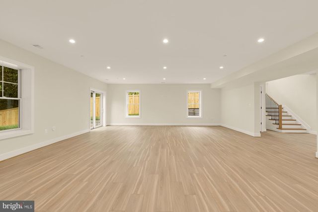 7008 AMY LN, Bethesda, MD 20817