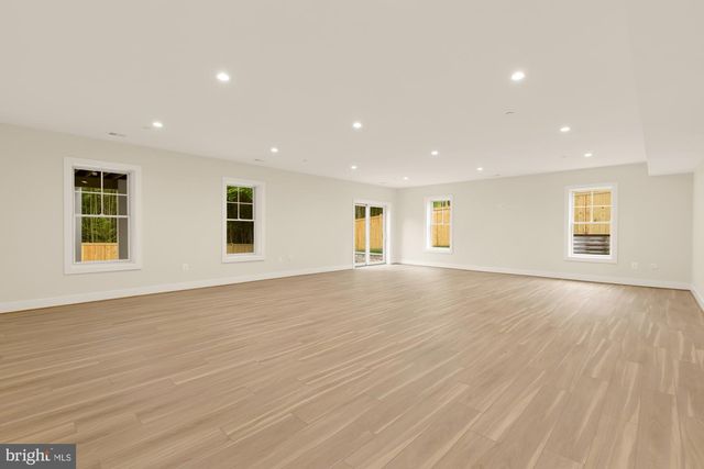 7008 AMY LN, Bethesda, MD 20817