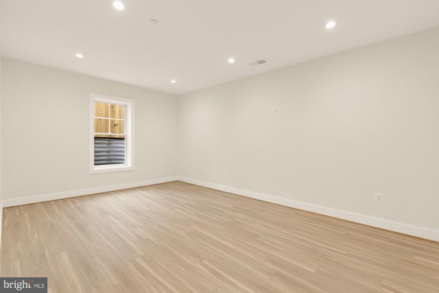 7008 AMY LN, Bethesda, MD 20817