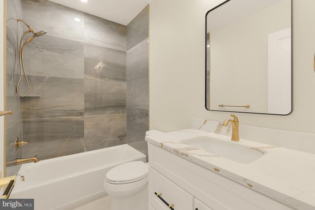 7008 AMY LN, Bethesda, MD 20817