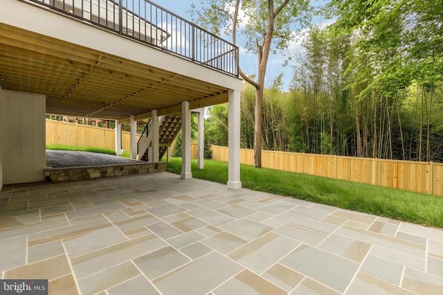 7008 AMY LN, Bethesda, MD 20817