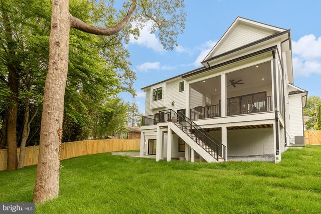 7008 AMY LN, Bethesda, MD 20817
