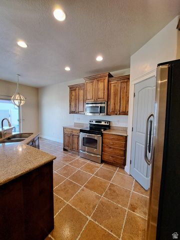 1238 N BAYCREST DR, Saratoga Springs, UT 84045