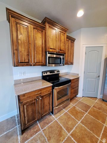 1238 N BAYCREST DR, Saratoga Springs, UT 84045