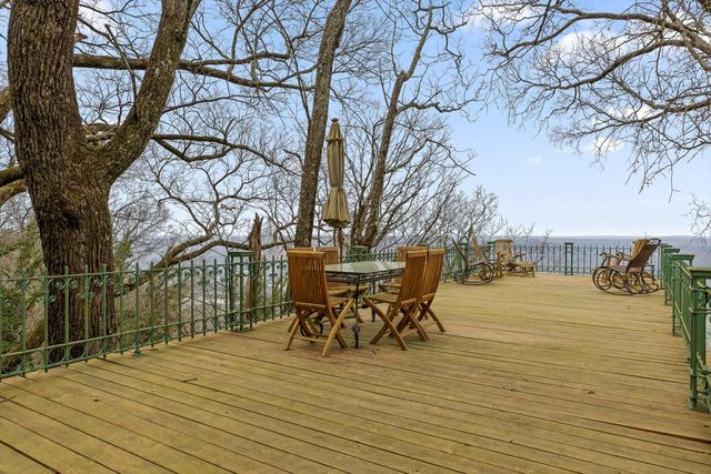 588 W Brow Road, Lookout Mountain, TN 37350