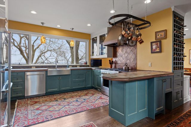 588 W Brow Road, Lookout Mountain, TN 37350