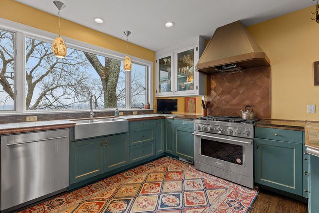 588 W Brow Road, Lookout Mountain, TN 37350