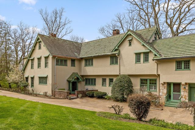 588 W Brow Road, Lookout Mountain, TN 37350