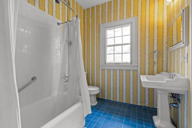 588 W Brow Road, Lookout Mountain, TN 37350