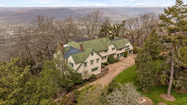 588 W Brow Road, Lookout Mountain, TN 37350
