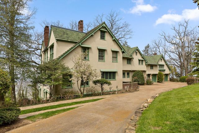 588 W Brow Road, Lookout Mountain, TN 37350