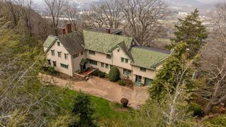 588 W Brow Road, Lookout Mountain, TN 37350