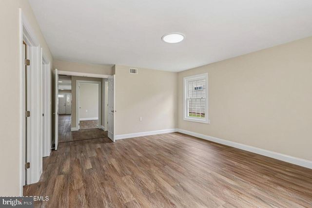 18 FLINTSHIRE TER, Manchester Township, NJ 08759