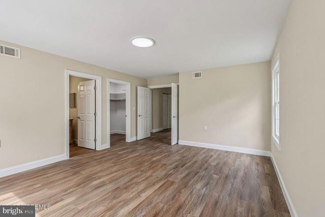 18 FLINTSHIRE TER, Manchester Township, NJ 08759