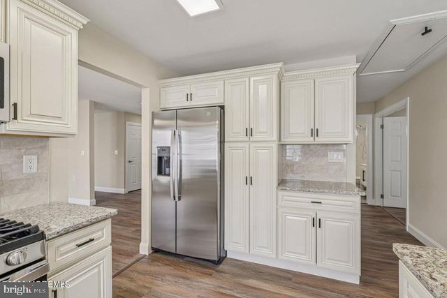 18 FLINTSHIRE TER, Manchester Township, NJ 08759