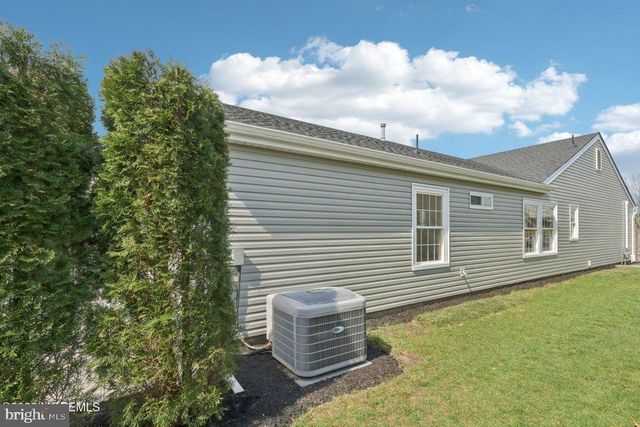 18 FLINTSHIRE TER, Manchester Township, NJ 08759