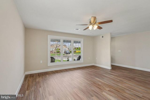 18 FLINTSHIRE TER, Manchester Township, NJ 08759