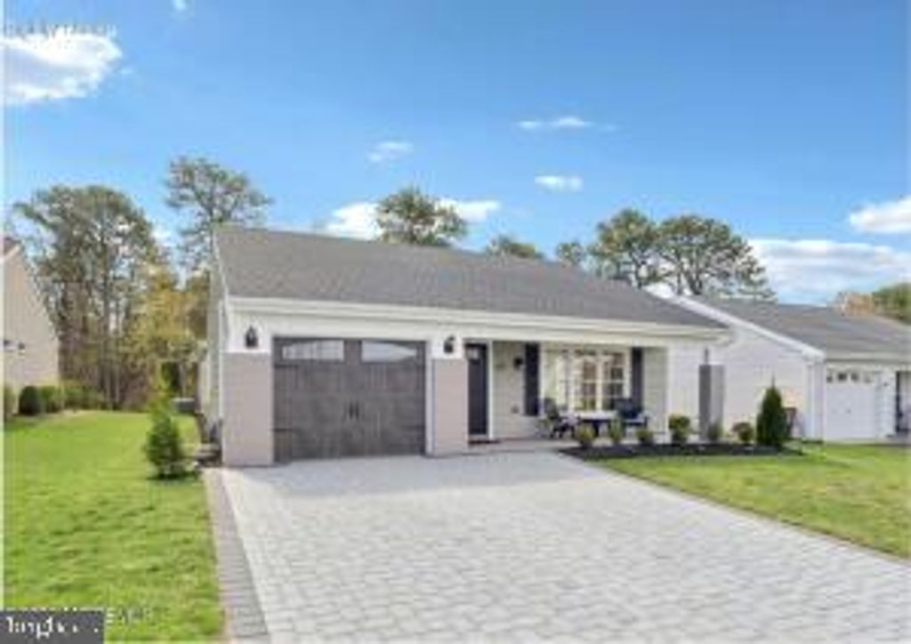18 FLINTSHIRE TER, Manchester Township, NJ 08759