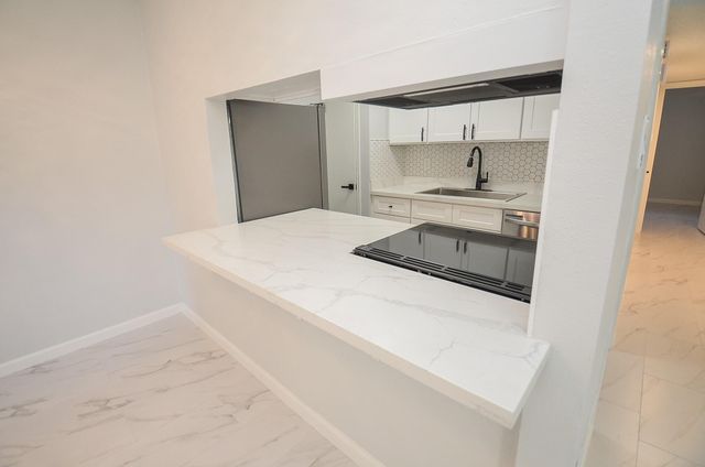 6410 Del Monte Drive 106, Houston, TX 77057