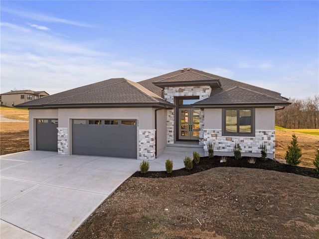 605 Hampstead Drive, Raymore, MO 64083