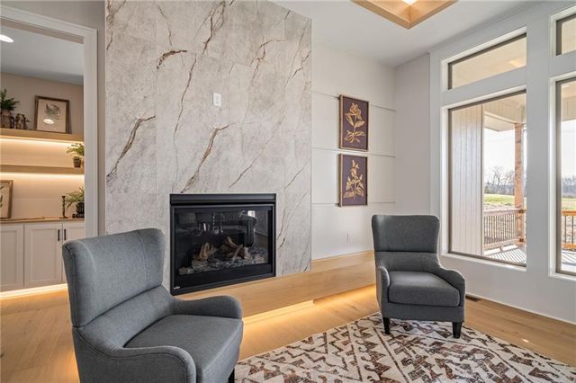 605 Hampstead Drive, Raymore, MO 64083