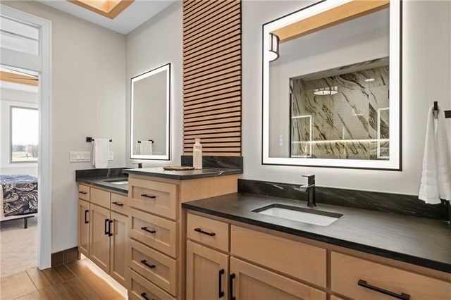 605 Hampstead Drive, Raymore, MO 64083