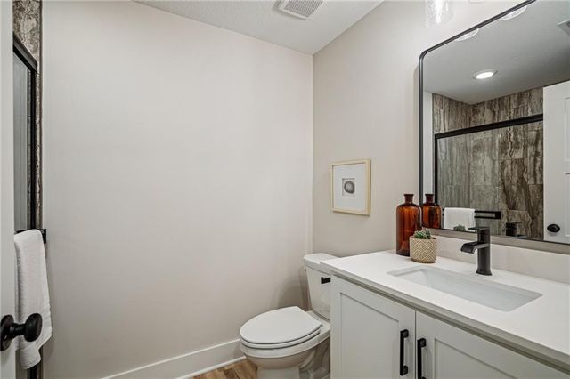 605 Hampstead Drive, Raymore, MO 64083