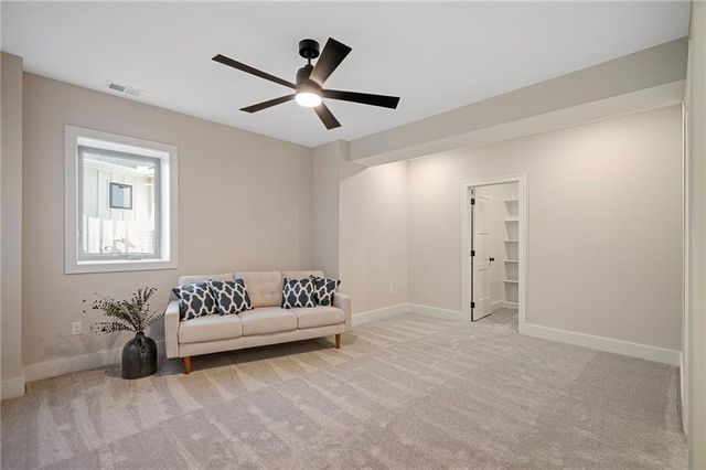 605 Hampstead Drive, Raymore, MO 64083