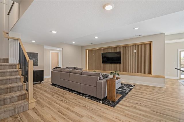 605 Hampstead Drive, Raymore, MO 64083