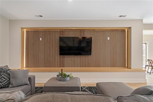 605 Hampstead Drive, Raymore, MO 64083