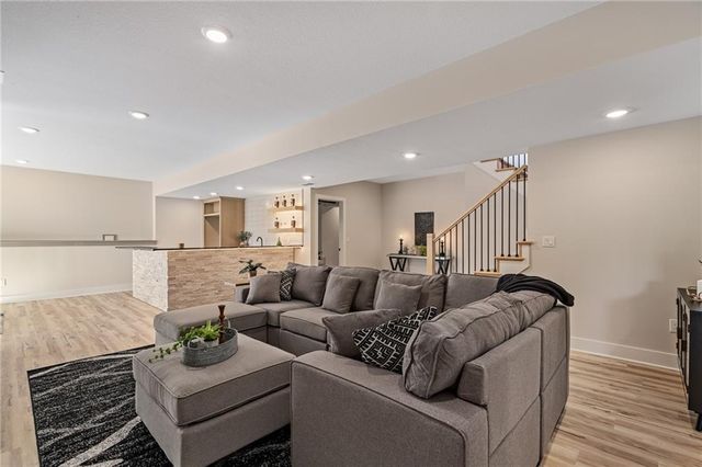 605 Hampstead Drive, Raymore, MO 64083