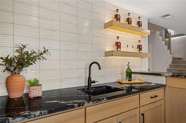 605 Hampstead Drive, Raymore, MO 64083