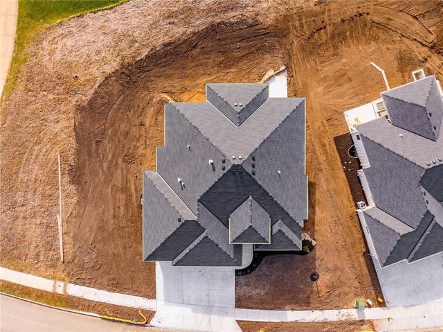 605 Hampstead Drive, Raymore, MO 64083