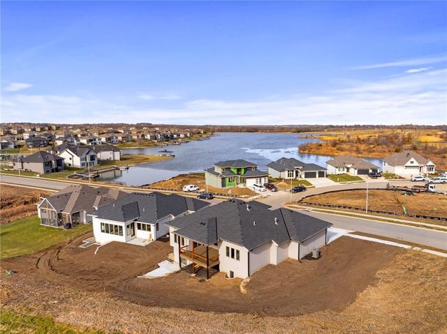 605 Hampstead Drive, Raymore, MO 64083