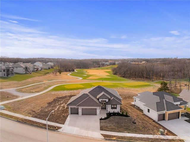 605 Hampstead Drive, Raymore, MO 64083